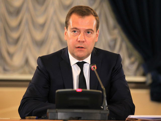 Добиться устойчивого экономического роста в стране пока не удалось, признал премьер-министр Дмитрий Медведев