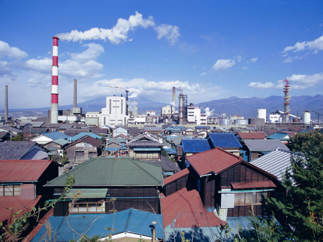 Япония разрабатывает новый пакет стимулов общей стоимостью 53 млрд долларов, чтобы поддержать национальную экономику