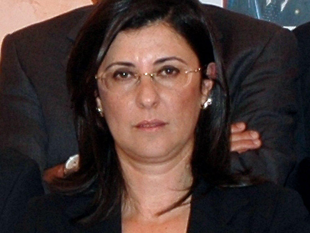 Каролину Джирасоль обвиняют в связях с влиятельным кланом Арена, которому она обещала оказывать поддержку в обмен на помощь в победе на выборах в 2008 году