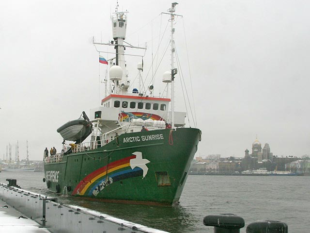 Члены экипажа судна Greenpeace Arctic Sunrise могут быть амнистированы по случаю празднования в России 20-летия Конституции