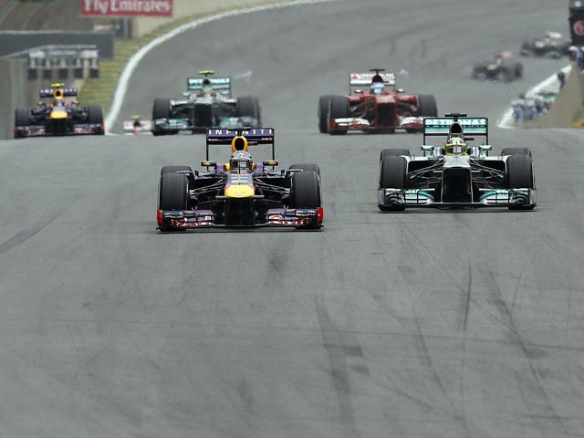 Первая в истории гонка российского этапа "Формулы-1" состоится 12 октября 2014 года, сообщает РИА "Новости" со ссылкой на официальный сайт Международной автомобильной федерации (FIA)