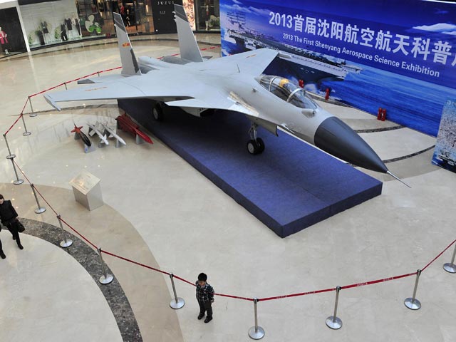 В Китае запустили промышленное производство военного самолета, скопированного с российского палубного истребителя Су-33. Китайская копия называется J-15 (Цзянь-15) "Летающая акула"