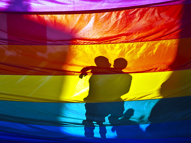 В Австралии в ночь на субботу будут заключены первые однополые браки: с первой минутой 7 декабря вступает в силу закон, разрешающий такие браки на Австралийской столичной территории (АСТ; включает Канберру и небольшую зону вокруг нее)