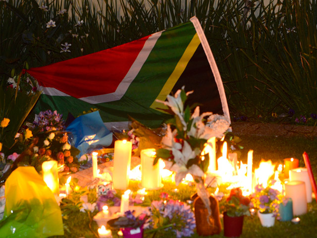 Похороны бывшего президента Южно-Африканской Республики, 95-летнего Нельсона Манделы состоятся 15 декабря