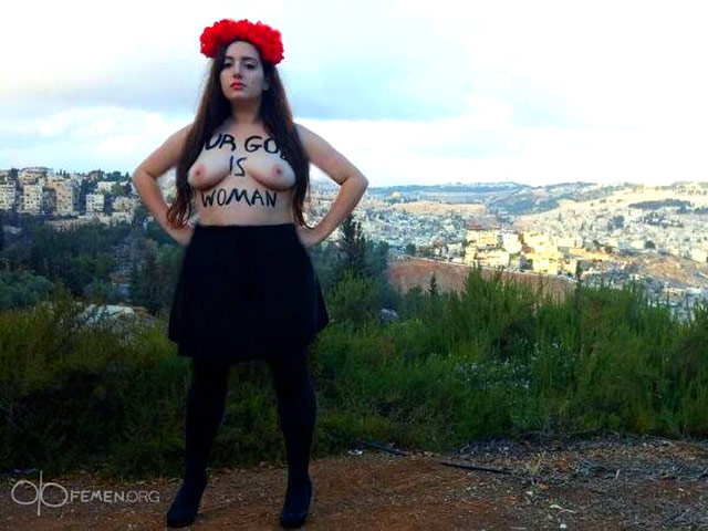 Femen провела свою первую акцию в Израиле, сообщается на сайте скандальной феминистская организации