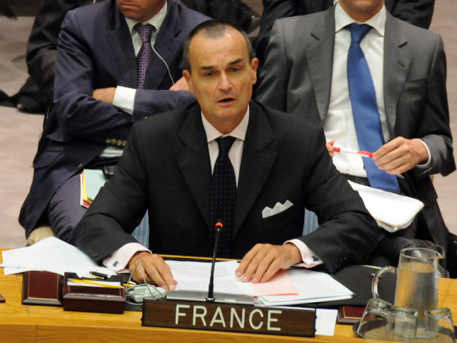 Постоянный представитель Франции при ООН Жерар Аро выразил недовольство тем, что Россия получает от всемирной организации больше контрактов, связанных с проведением миротворческих операций Объединенных Наций