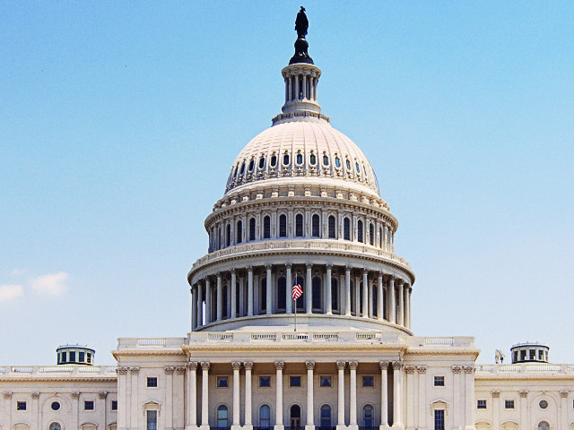 Демократы и республиканцы в Конгрессе США достигли компромиссной договоренности по параметрам федерального бюджета на 2014 финансовый год, которая позволит избежать еще одной временной приостановки работы американского правительства