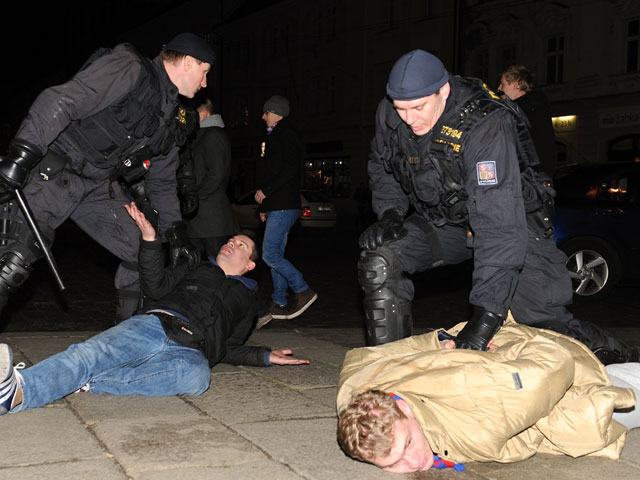 В Пльзене чешская полиция задержала фанатов ЦСКА, устроивших драку