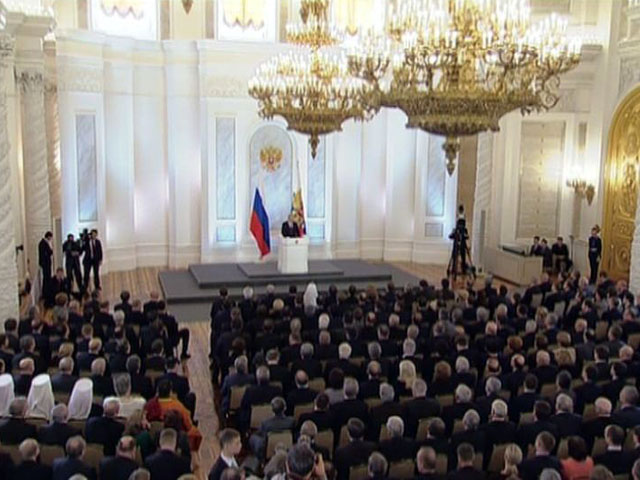 Президент России Владимир Путин выступит с ежегодным посланием Федеральному собранию РФ 12 декабря, в день 20-летия российской Конституции