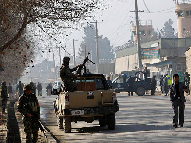 Сильный взрыв прогремел в четверг утром возле посольства США в столице Афганистана Кабуле