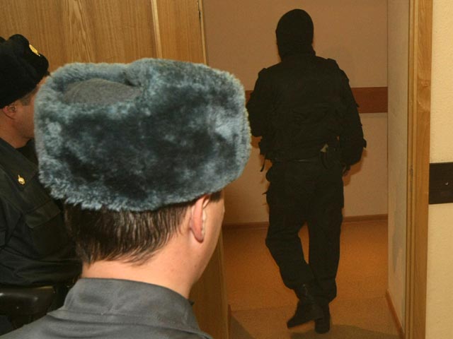 Московская полиция предотвратила драку с рабочими около гей-клуба: в отделы доставили 40 человек