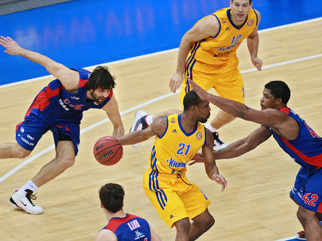 В матче регулярного чемпионата Единой лиги ВТБ баскетболисты ЦСКА потерпели первое поражение в сезоне