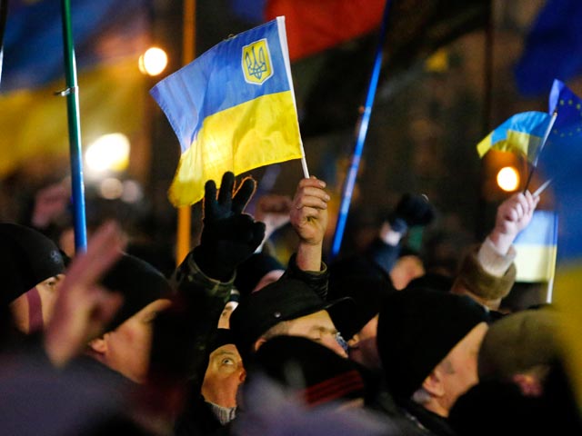 "Народное вече" в Киеве потребовало у Януковича снизить внутренние цены на газ в связи со скидкой