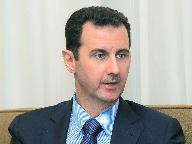 Запад впервые дал понять сирийской оппозиции, что президент республики Башар Асад может остаться у власти