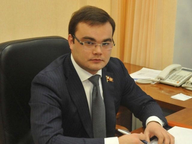 Депутат Мособлдумы от ЛДПР Кирилл Жигарев, которого в ноябре полицейские остановили на его Toyota в пьяном виде, оштрафован на 30 тысяч рублей и лишен водительских прав