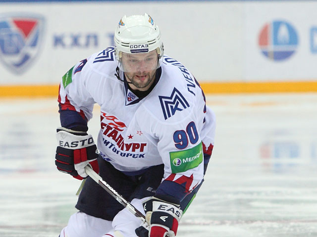 Олег Твердовский завершил карьеру хоккеиста 