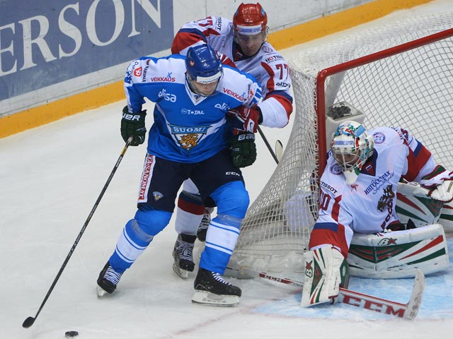 Сборная России по хоккею уступила команде Финляндии на российском этапе Евротура - Кубке Первого канала, который проходит в Сочи