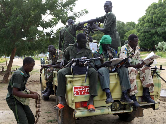 Два военных самолета США были обстреляны в Южном Судане. Ранения получили трое американских военнослужащих. По данным ВВС, обстрелу подверглись самолеты, прилетевшие эвакуировать иностранцев