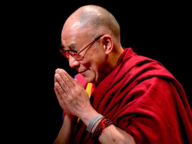 Около 1,5 тысячи паломников из России приехали в Дели на учения Далай-ламы XIV, которые проходят 21-23 декабря