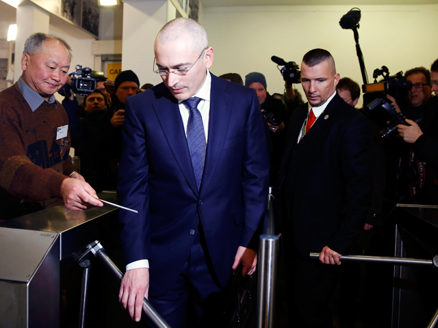 В Берлине началась первая часть пресс-конференции Михаила Ходорковского, на которую, как сообщалось, пригласили ограниченный круг журналистов