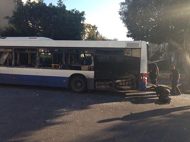 Взрыв автобуса в Израиле объявили попыткой теракта