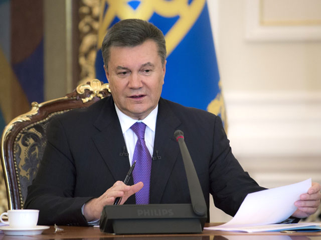 Президент Украины Виктор Янукович подписал закон об освобождении всех задержанных участников "Евромайдана", принятый на прошлой неделе Верховной Радой