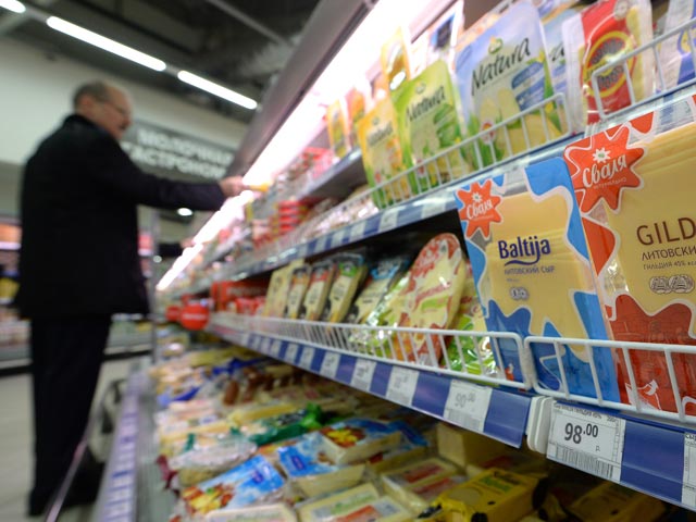 С 7 октября Россия ограничила поставки молочной продукции из Литвы. У Роспотребнадзора возникли претензии к качеству литовских молочных продуктов, в первую очередь сухого молока. Также Роспотребнадзор наложил ограничение на поставки сыра "Сваля"