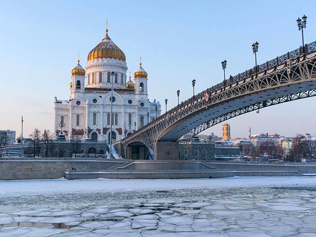 В храме Христа Спасителя ведется подготовка к встрече приносимой в Россию в январе 2014 года священной реликвии Афона - Дарам волхвов