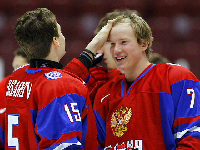 Сборная России по хоккею одержала вторую подряд победы с разгромным счетом на молодежном чемпионате мира в Швеции