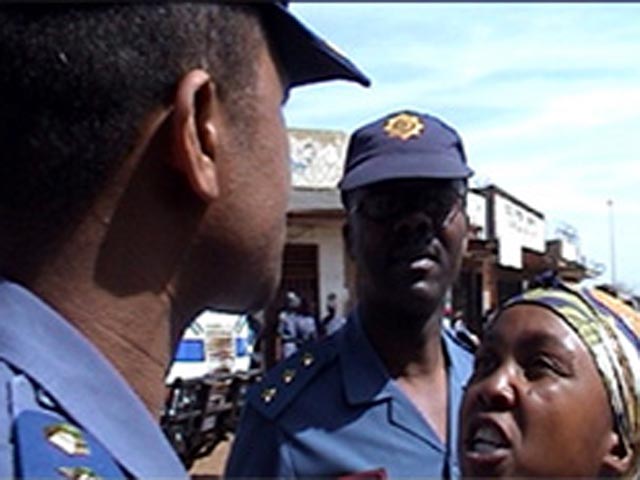 Полиция Южно-Африканской Республики задержала жителя города Бракпан в провинции Гаутенг, который подозревается в убийстве малолетней родственницы, сопряженном с изнасилованием