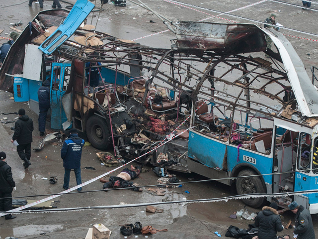 Личности пяти из 14 погибших во время взрыва в троллейбусе в Волгограде 30 декабря установлены