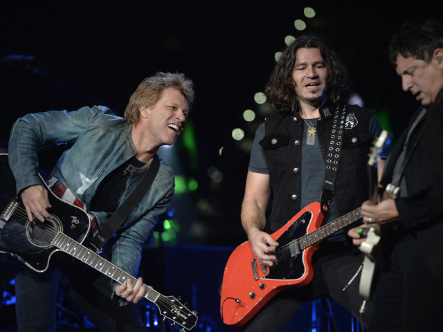 Группа Bon Jovi возглавила ТОП-20 самых успешных концертирующих музыкантов 2013 года по версии Pollstar, заработав за счет концертов 259,5 млн долларов