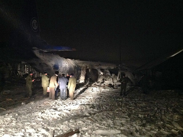 26 декабря около 21:45 по местному времени в пригороде Иркутска при заходе на посадку на аэродром "Восточный" потерпел крушение грузовой самолет Ан-12, принадлежащий научно-производственной корпорации "Иркут"