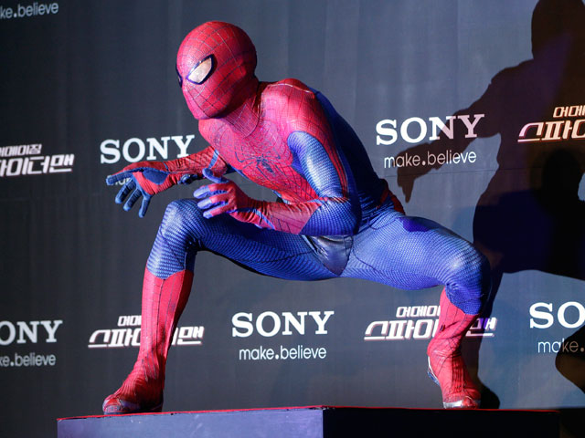 Создатель костюма "Человека-паука" в новогоднюю ночь выпал с балкона отеля