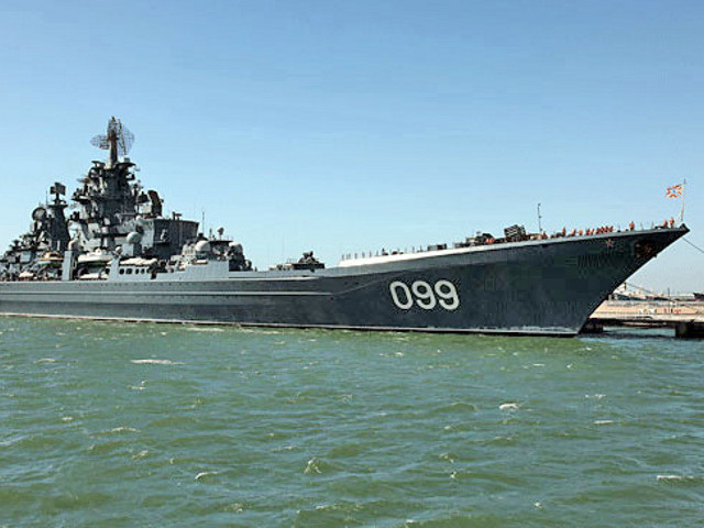 Российский тяжелый атомный ракетный крейсер "Петр Великий" примет участие в операции по вывозу наиболее опасных компонентов химического оружия из Сирии