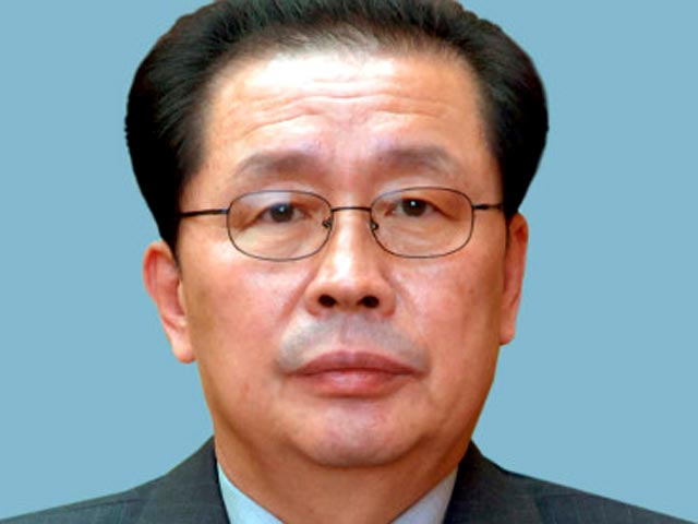 Одна из прогосударственных газет Китая опубликовала шокирующий материал с подробностями казни дяди северокорейского вождя Ким Чен Ына - Чан Сон Тхэка