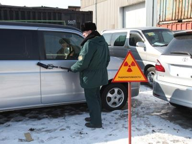 В Россию в 2013 году был запрещен ввоз более 165 партий загрязненных грузов - в основном автомобилей, бывших в эксплуатации - 132, а так же запасных частей к транспортным средствам - 33