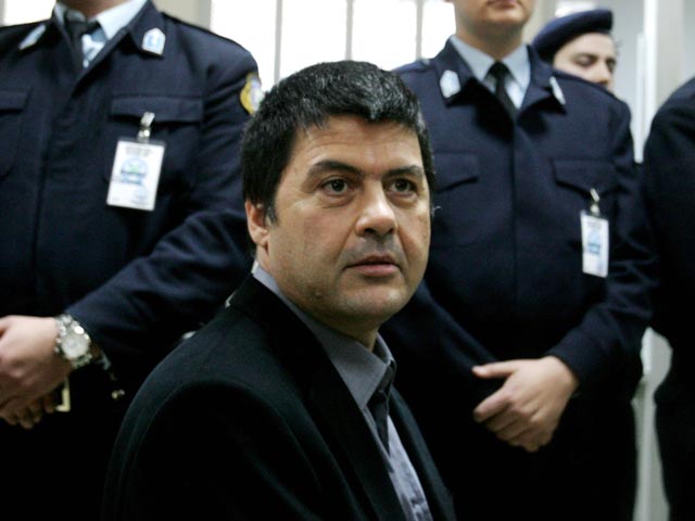 Известный греческий террорист Христодулос Ксирос, осужденный на шесть пожизненных сроков, исчез после окончания своего девятидневного рождественского отпуска