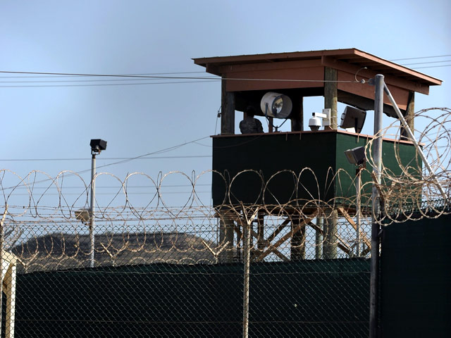 Правительственная комиссия США приняла решение об освобождении из тюрьмы в Гуантанамо, что на Кубе, 33-летнего йеменца Махмуда Муджахида, который содержался в заключении более десяти лет без предъявления обвинений