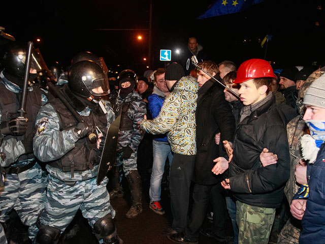 После столкновений у суда в Киеве прокуратура просит максимального наказания для "васильковских террористов"