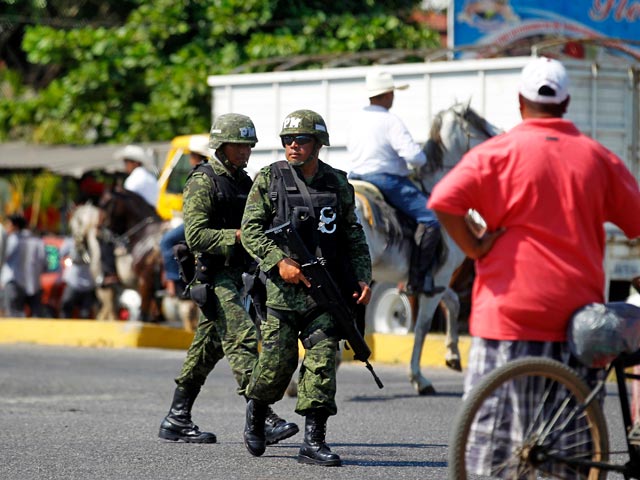 Еще в мае 2013 года правительство Мексики направило в Мичоакан 1000 солдат для стабилизации ситуации. Однако предотвратить разрастание конфликта не удалось