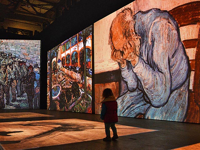 В Центре дизайна ARTPLAY открылась мультимедийная выставка "Ван Гог