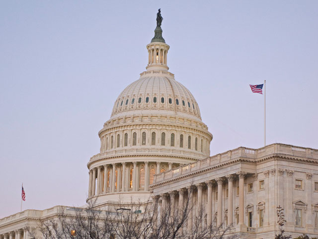 Конгресс США согласовал законопроект финансирования правительства, откладывающий новый "шатдаун" до октября