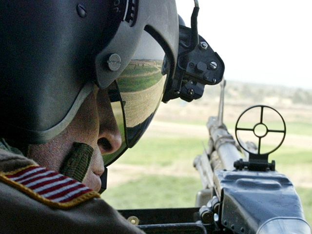 Корпус морской пехоты США пытается определить подлинность фотографий, опубликованных интернет-порталом TMZ.com, на которых американские морские пехотинцы сжигают тела погибших иракских боевиков в городе Эль-Фаллуджа в 2004 году