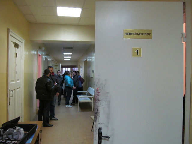 В Твери осужден пациент, который просидел в очереди в поликлинике 2,5 часа и зарезал врача