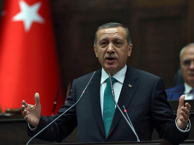 В результате начавшегося скандала премьер-министр Тайип Эрдоган вынужден был провести масштабные перестановки в своем кабинете, заменив 10 его членов