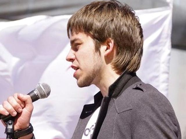 Михаил Конев, лидер молодежного движения "РПР-Парнас" считает, что именно его политическая активность стала причиной проблем в университете