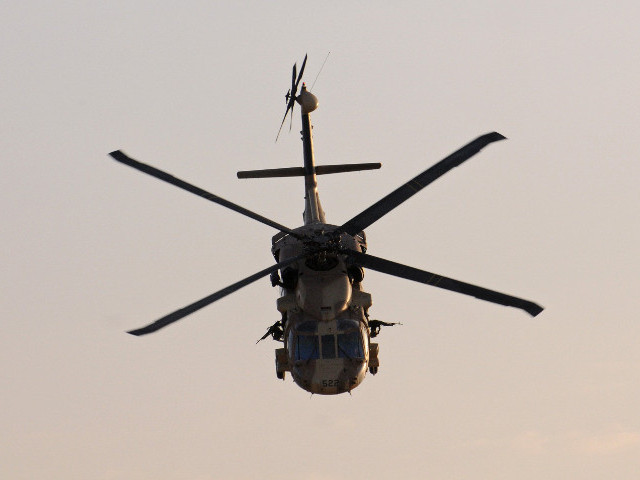 На военном аэродроме в американском городе Саванна (штат Джорджия) совершил жесткую посадку армейский вертолет Black Hawk. Погиб один военнослужащий, еще двое пострадали