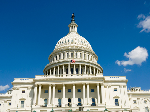 Сенат США одобрил проект государственного бюджета на 2014 финансовый год, предусматривающий выделение на нужды правительства и всего госсектора 1,1 триллиона долларов