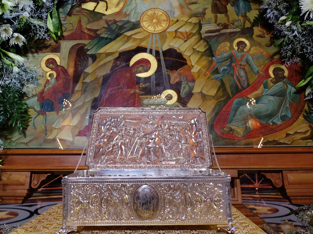 Минск встречает сегодня священную реликвию Афона - Дары волхвов. Ковчег прибудет в белорусскую столицу спецбортом из Санкт-Петербурга